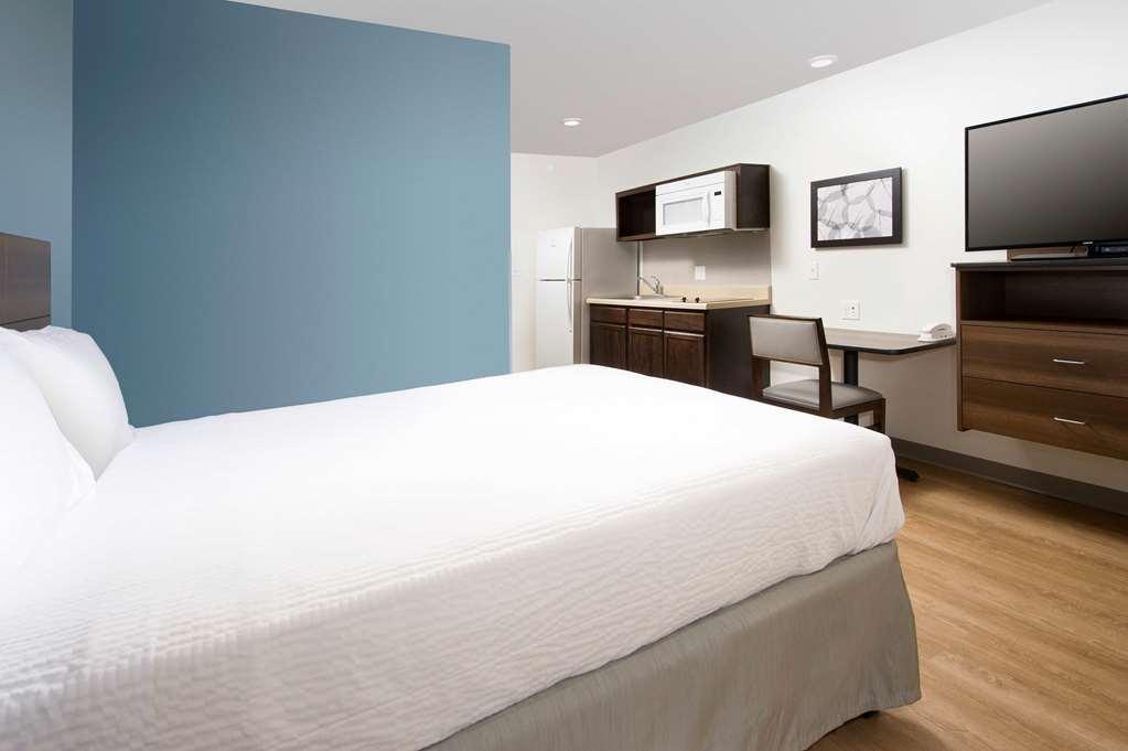 Woodspring Suites Chicago Tinley Park Room photo